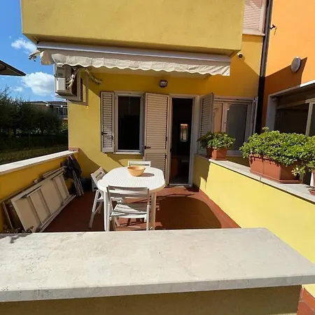 Apt 4 Garden Ville Sirmione 公寓
